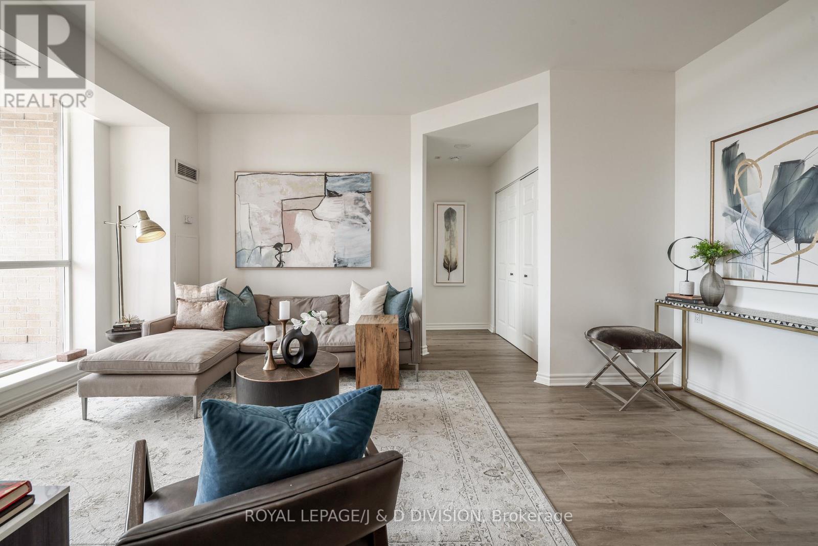 












302 - 1750 BAYVIEW AVENUE

,
Toronto,




Ontario
M4G4H6

