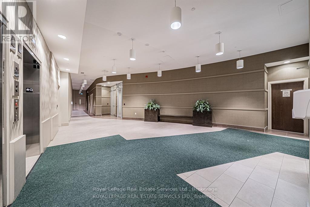 












231 - 216 OAK PARK BOULEVARD

,
Oakville (RO River Oaks),




Ontario
L6H7S8

