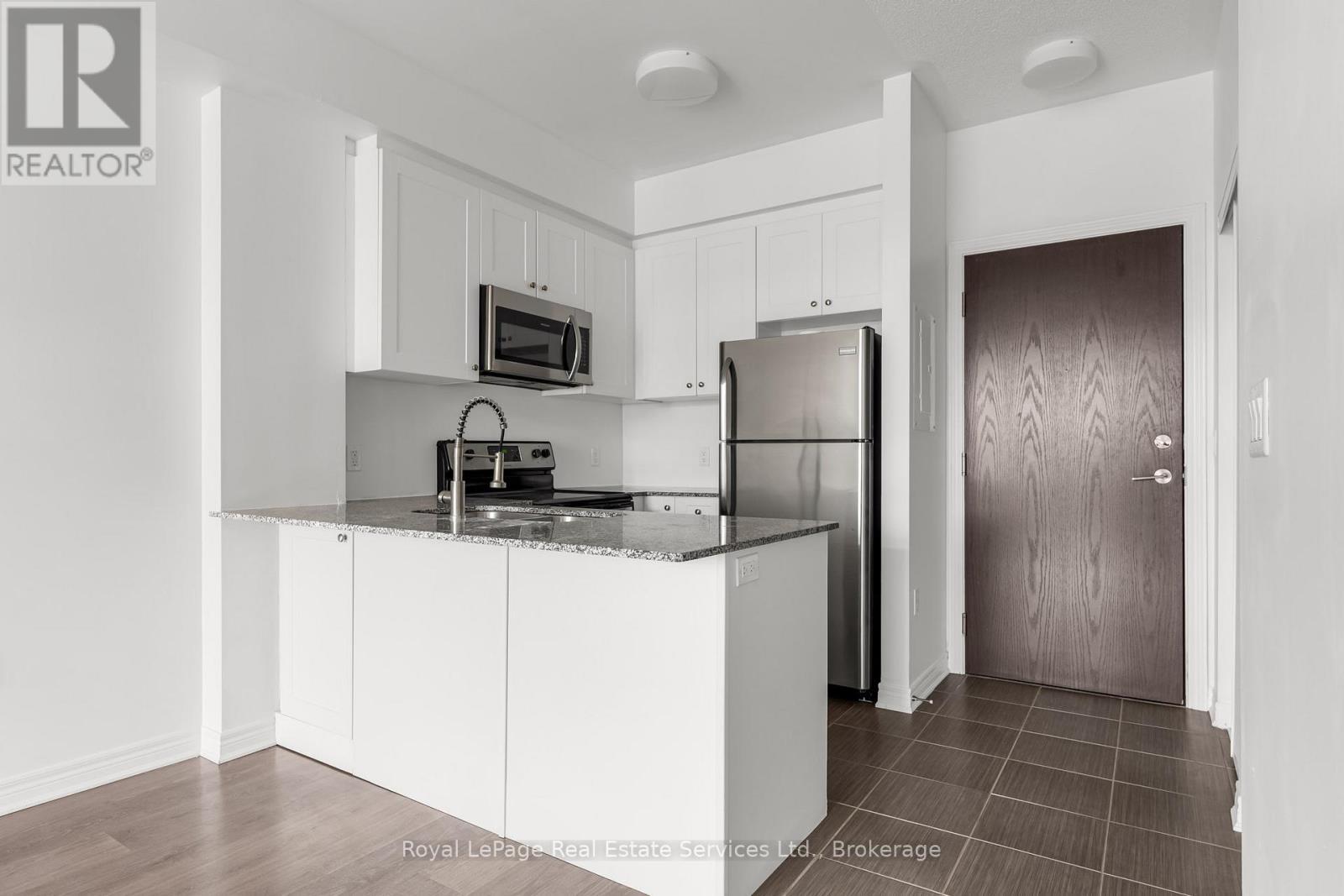 












231 - 216 OAK PARK BOULEVARD

,
Oakville (RO River Oaks),




Ontario
L6H7S8

