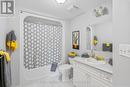 Upper level 4 piece bathroom