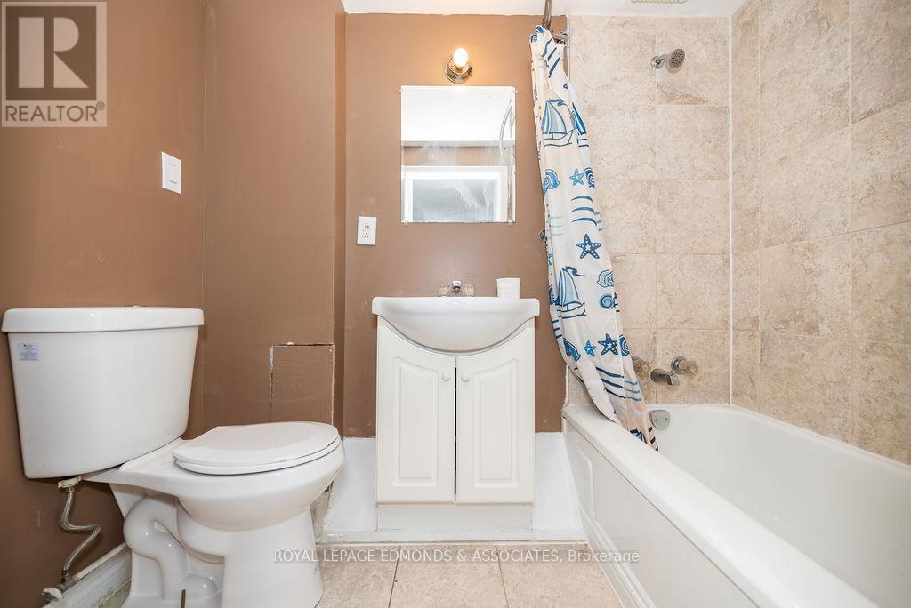 












140 CECELIA STREET

,
Pembroke,




Ontario
K8A1R6

