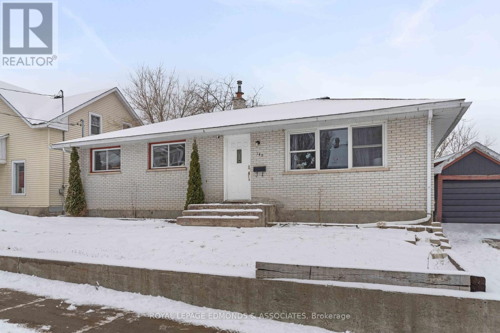 












140 CECELIA STREET

,
Pembroke,




Ontario
K8A1R6

