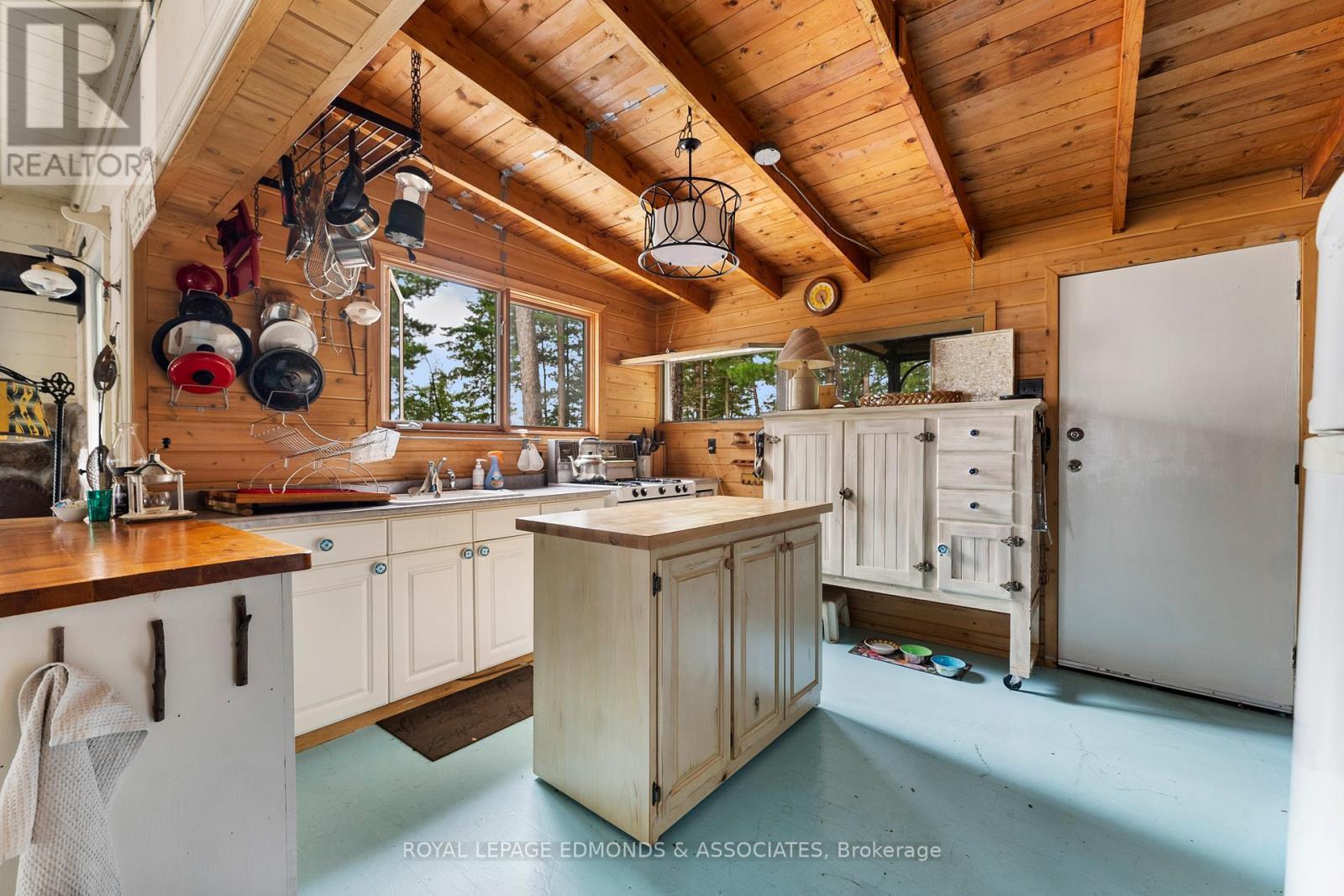 












0 WABEWABA ISLAND

,
Petawawa,




Ontario
K8H1Z1

