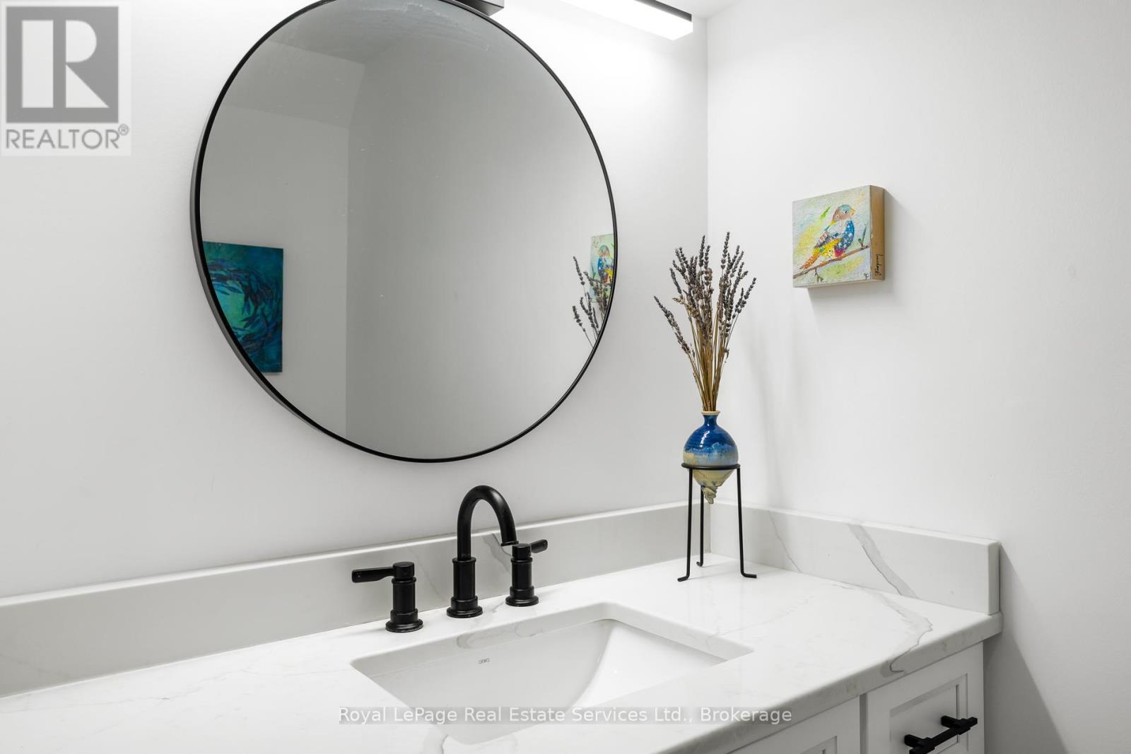 












2327 MARINE DRIVE

,
Oakville (BR Bronte),




Ontario
L6L1C2

