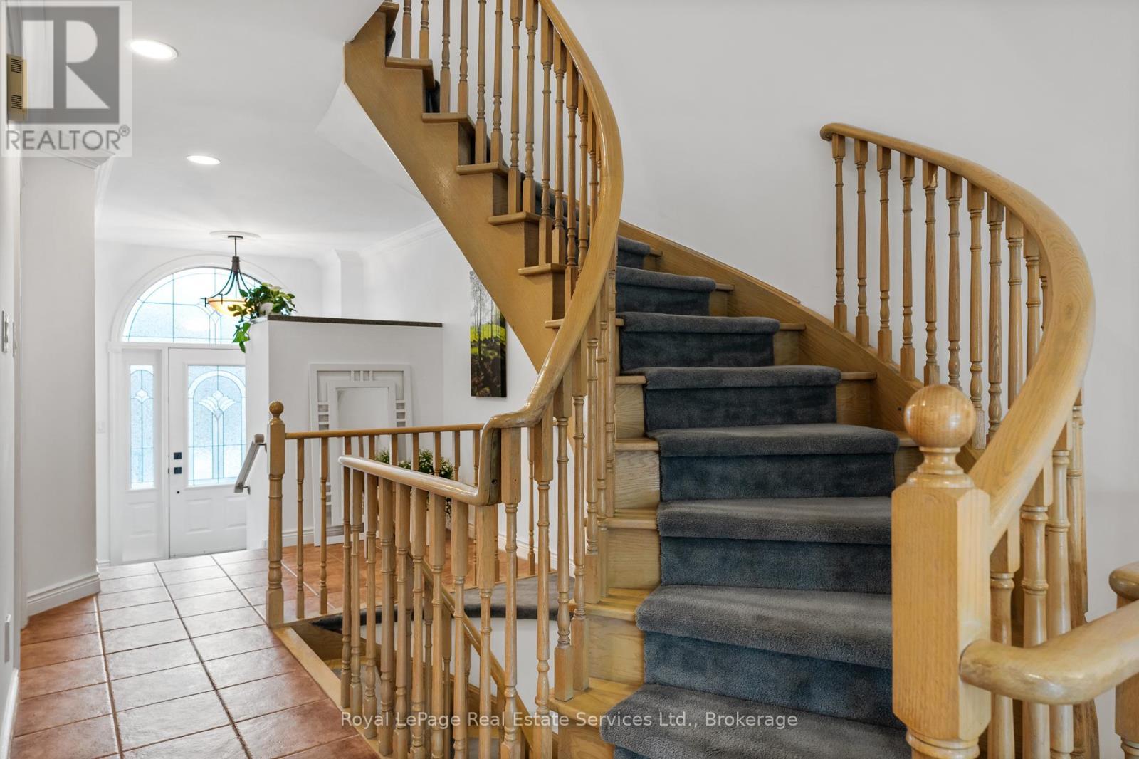 












2327 MARINE DRIVE

,
Oakville (BR Bronte),




Ontario
L6L1C2

