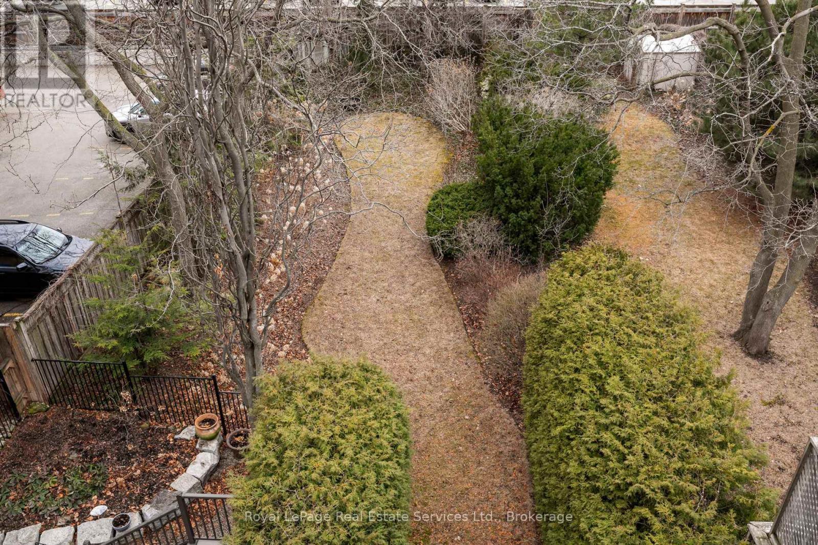 












2327 MARINE DRIVE

,
Oakville (BR Bronte),




Ontario
L6L1C2

