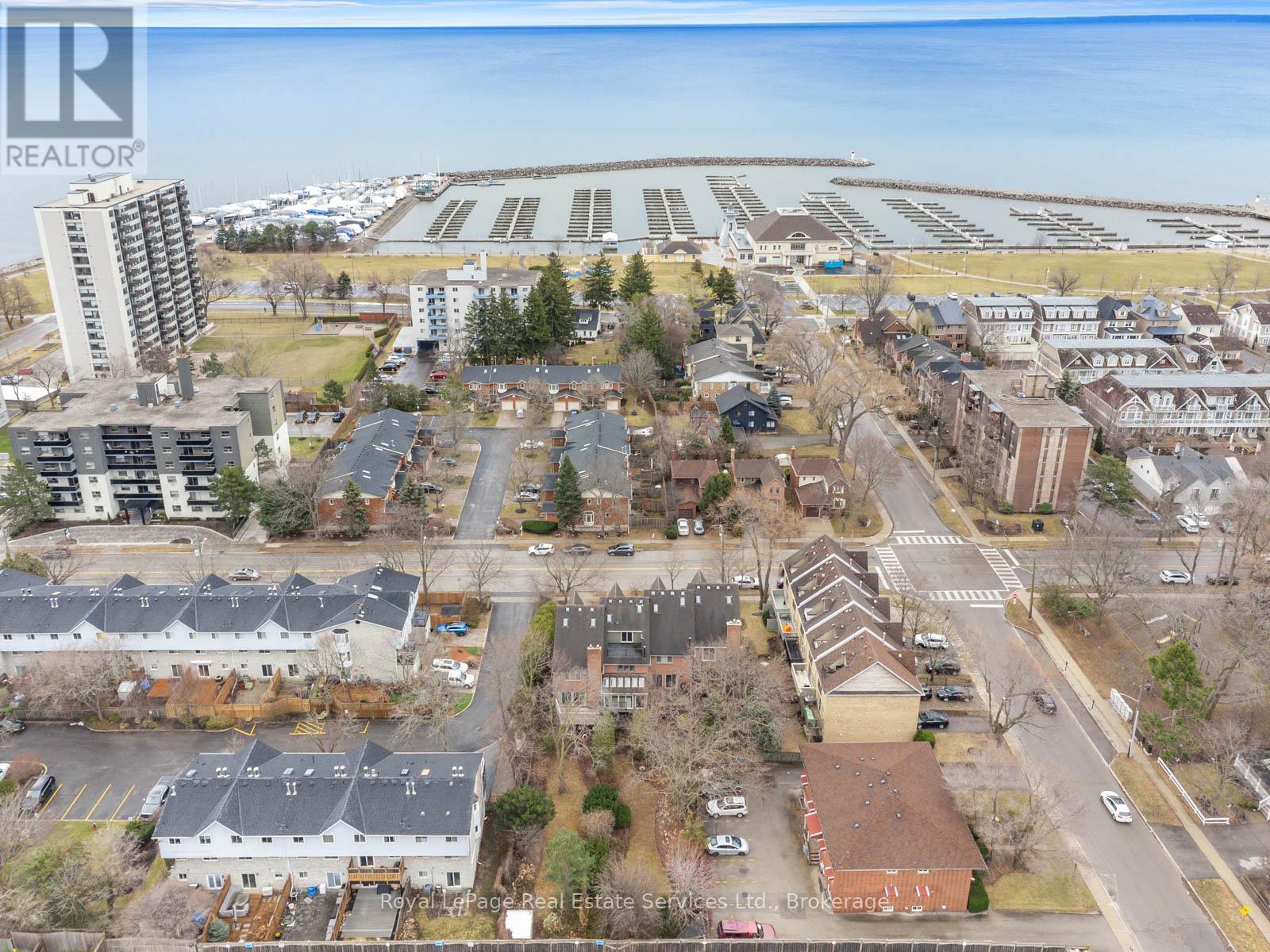 












2327 MARINE DRIVE

,
Oakville (BR Bronte),




Ontario
L6L1C2

