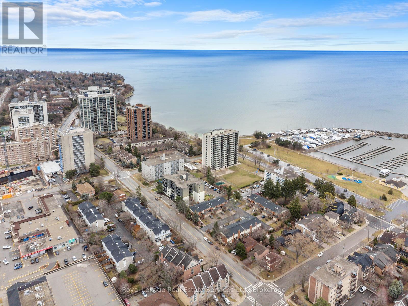 












2327 MARINE DRIVE

,
Oakville (BR Bronte),




Ontario
L6L1C2

