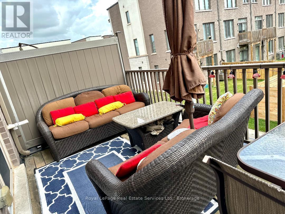 












3095 ERNEST APPELBE BOULEVARD

,
Oakville (GO Glenorchy),




Ontario
L6H0P3

