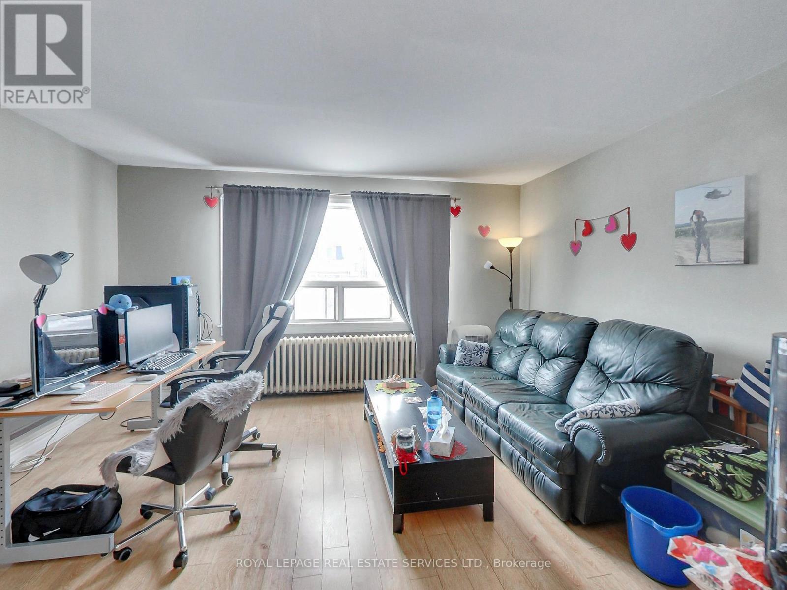 












197 ROYAL YORK ROAD

,
Toronto,




Ontario
M8V2V5

