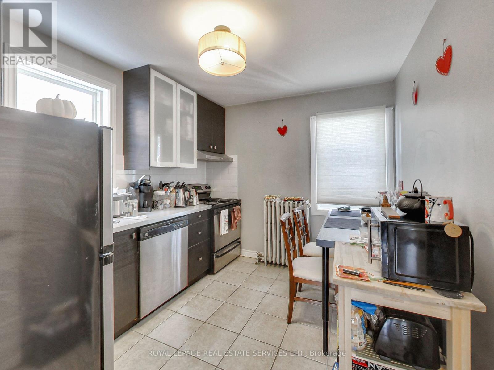 












197 ROYAL YORK ROAD

,
Toronto,




Ontario
M8V2V5


