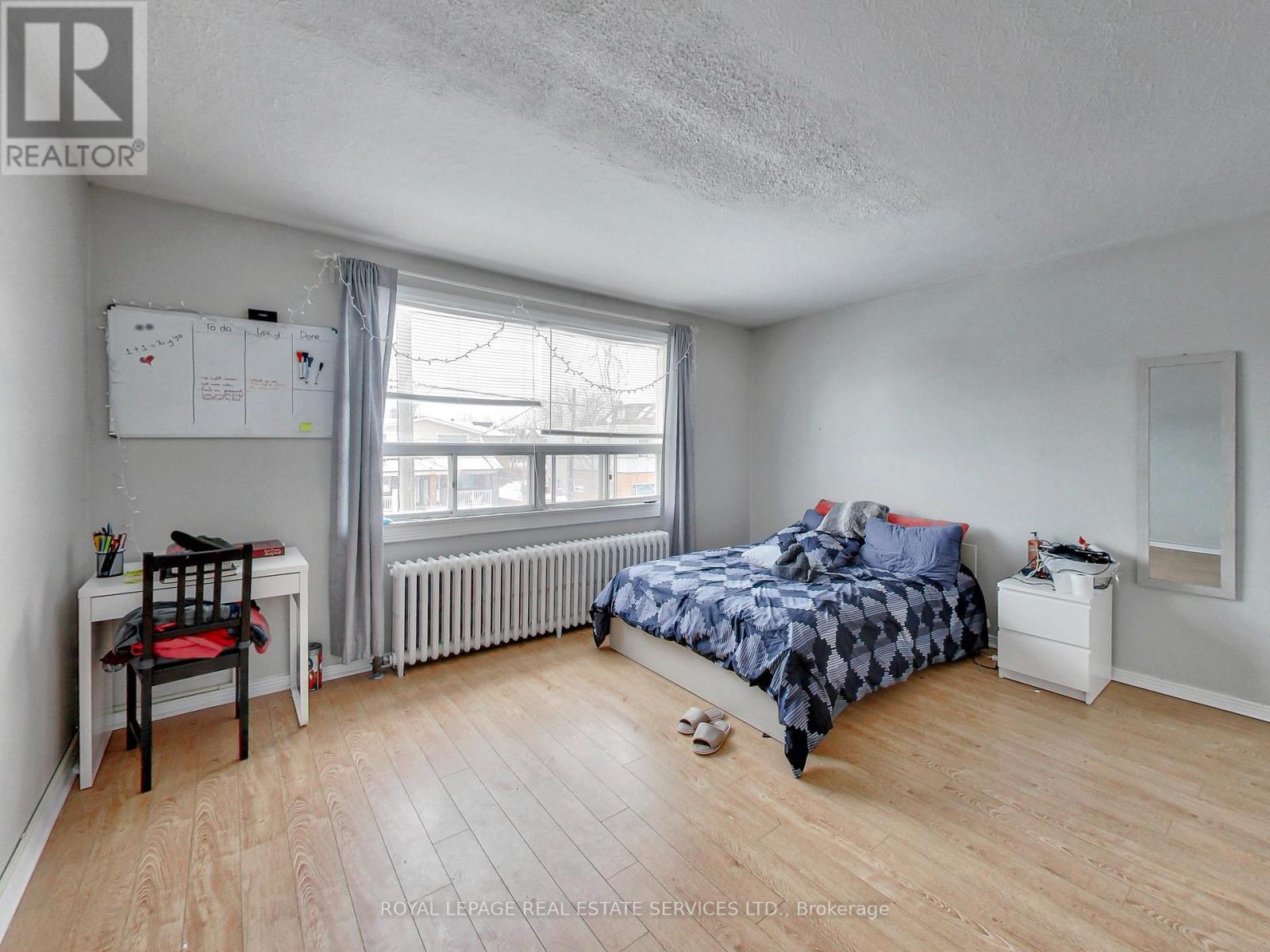 












197 ROYAL YORK ROAD

,
Toronto,




Ontario
M8V2V5

