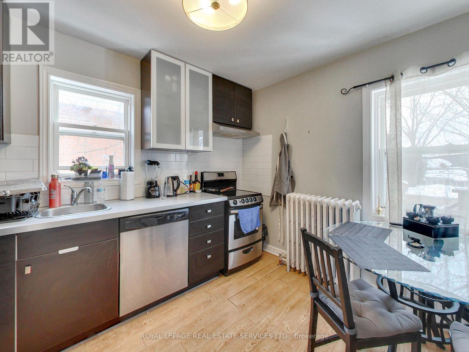 












197 ROYAL YORK ROAD

,
Toronto,




Ontario
M8V2V5

