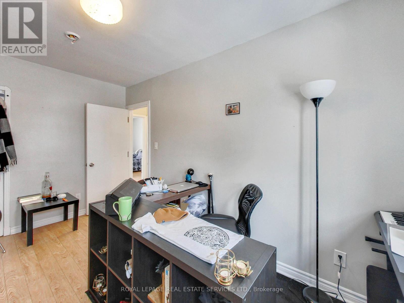 












197 ROYAL YORK ROAD

,
Toronto,




Ontario
M8V2V5

