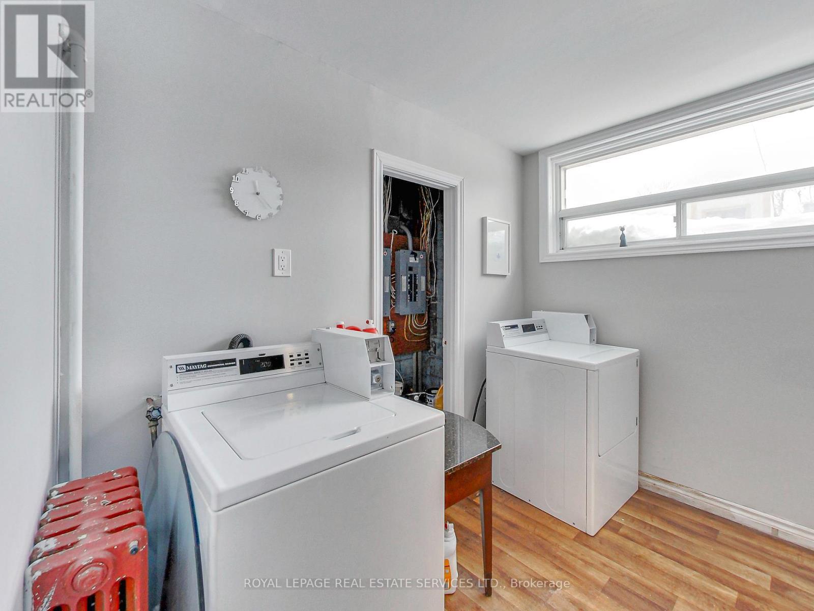 












197 ROYAL YORK ROAD

,
Toronto,




Ontario
M8V2V5


