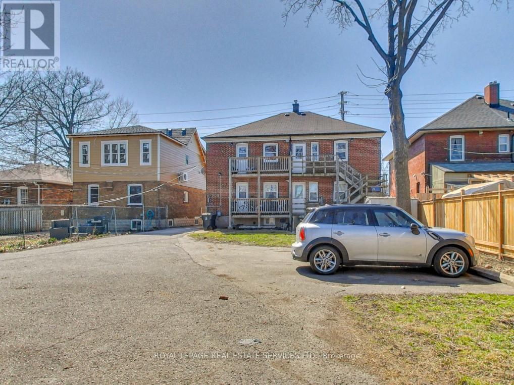 












197 ROYAL YORK ROAD

,
Toronto,




Ontario
M8V2V5

