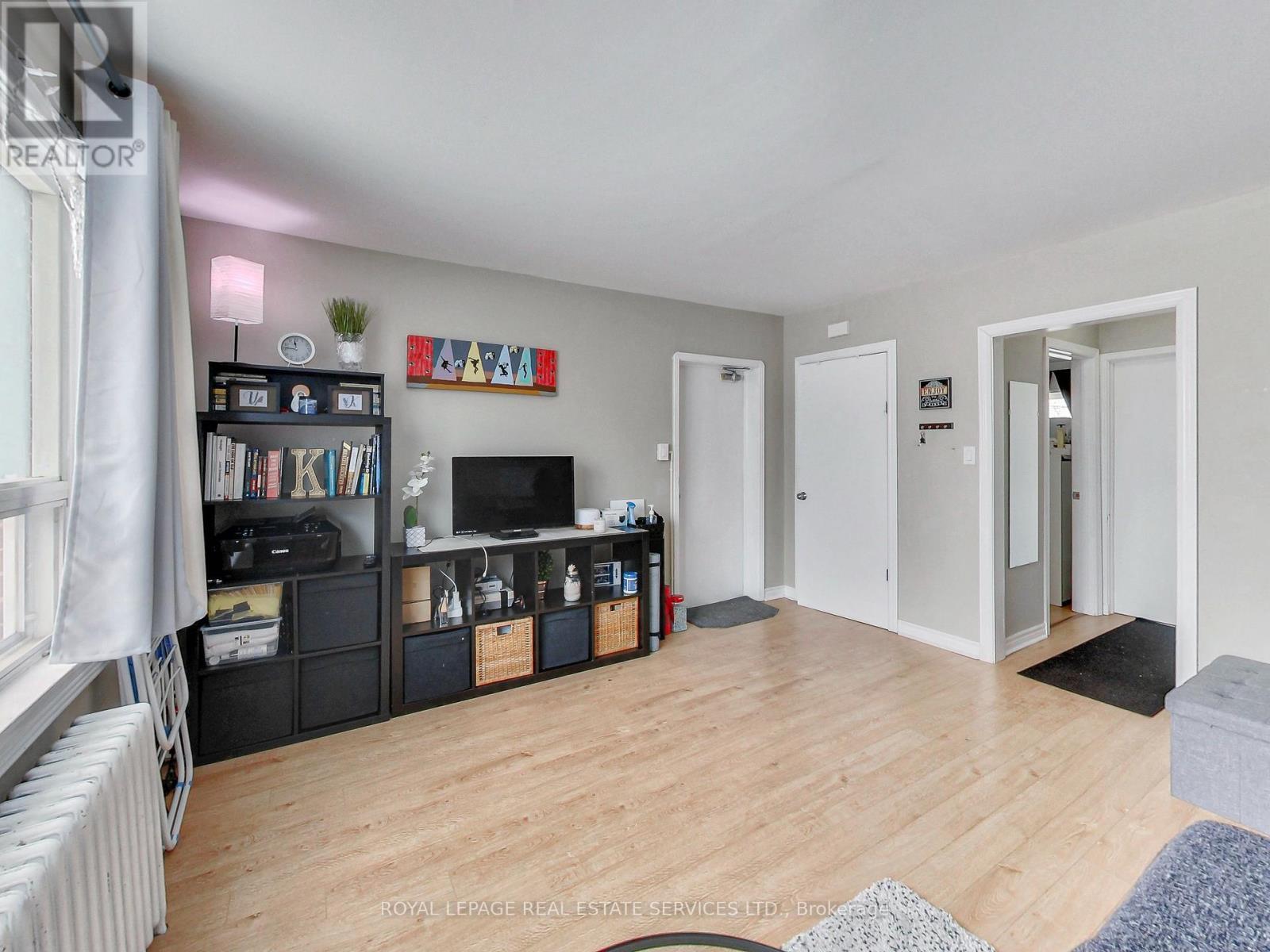 












197 ROYAL YORK ROAD

,
Toronto,




Ontario
M8V2V5

