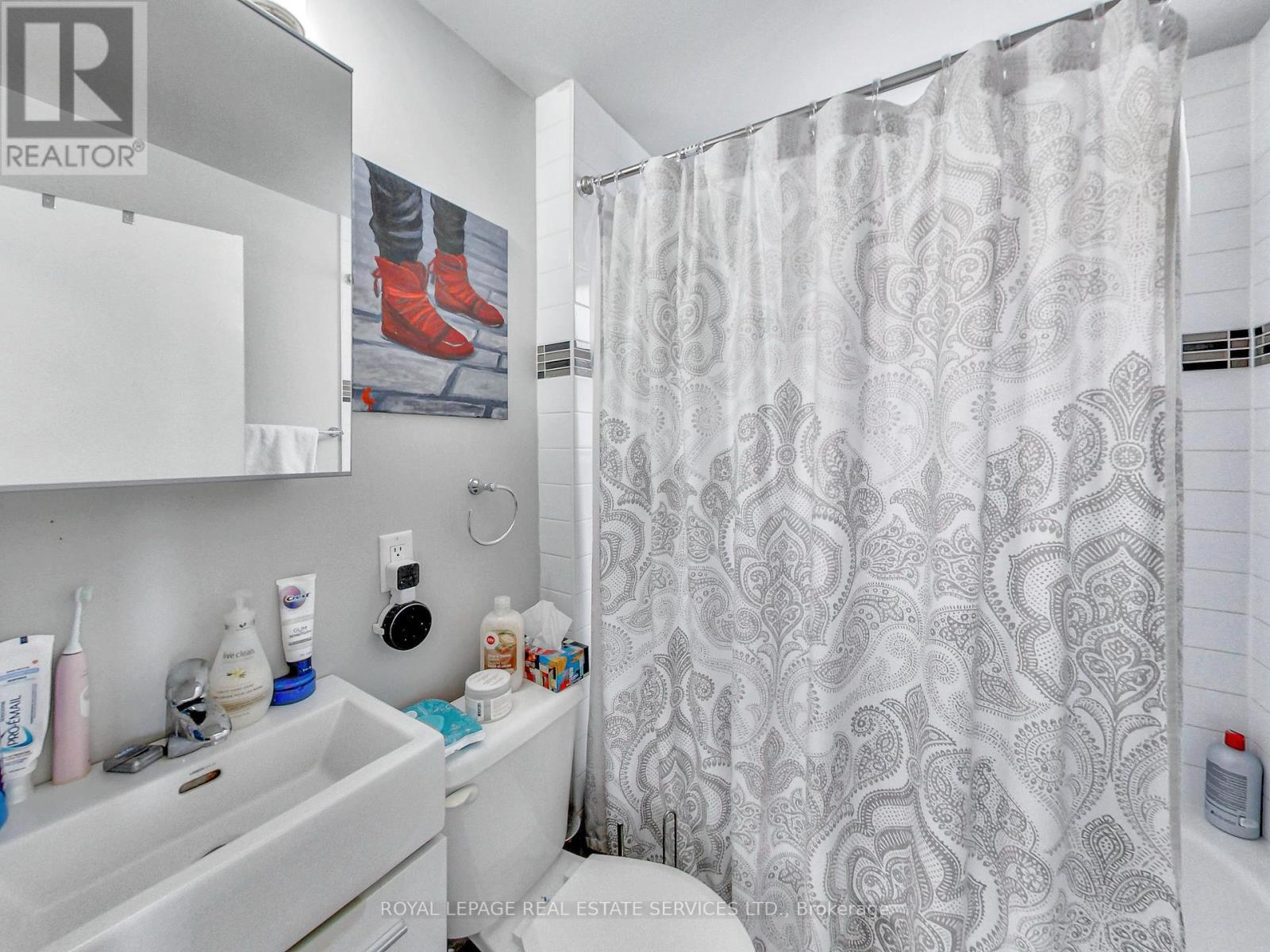 












197 ROYAL YORK ROAD

,
Toronto,




Ontario
M8V2V5

