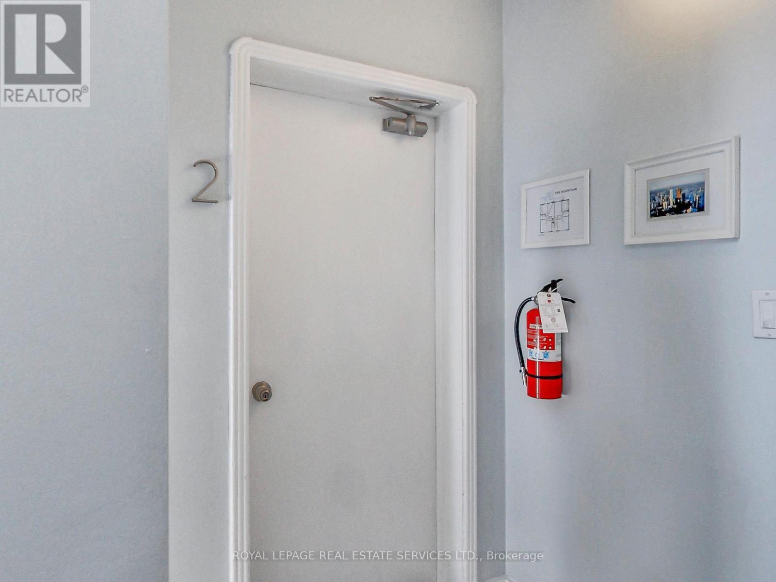 












197 ROYAL YORK ROAD

,
Toronto,




Ontario
M8V2V5

