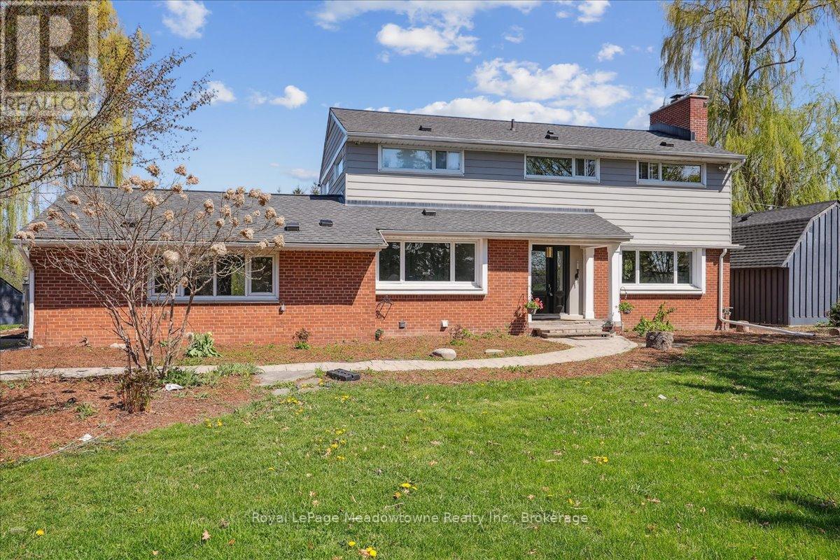 












12840 BRITANNIA ROAD

,
Milton (MI Rural Milton),




Ontario
L9E0V3

