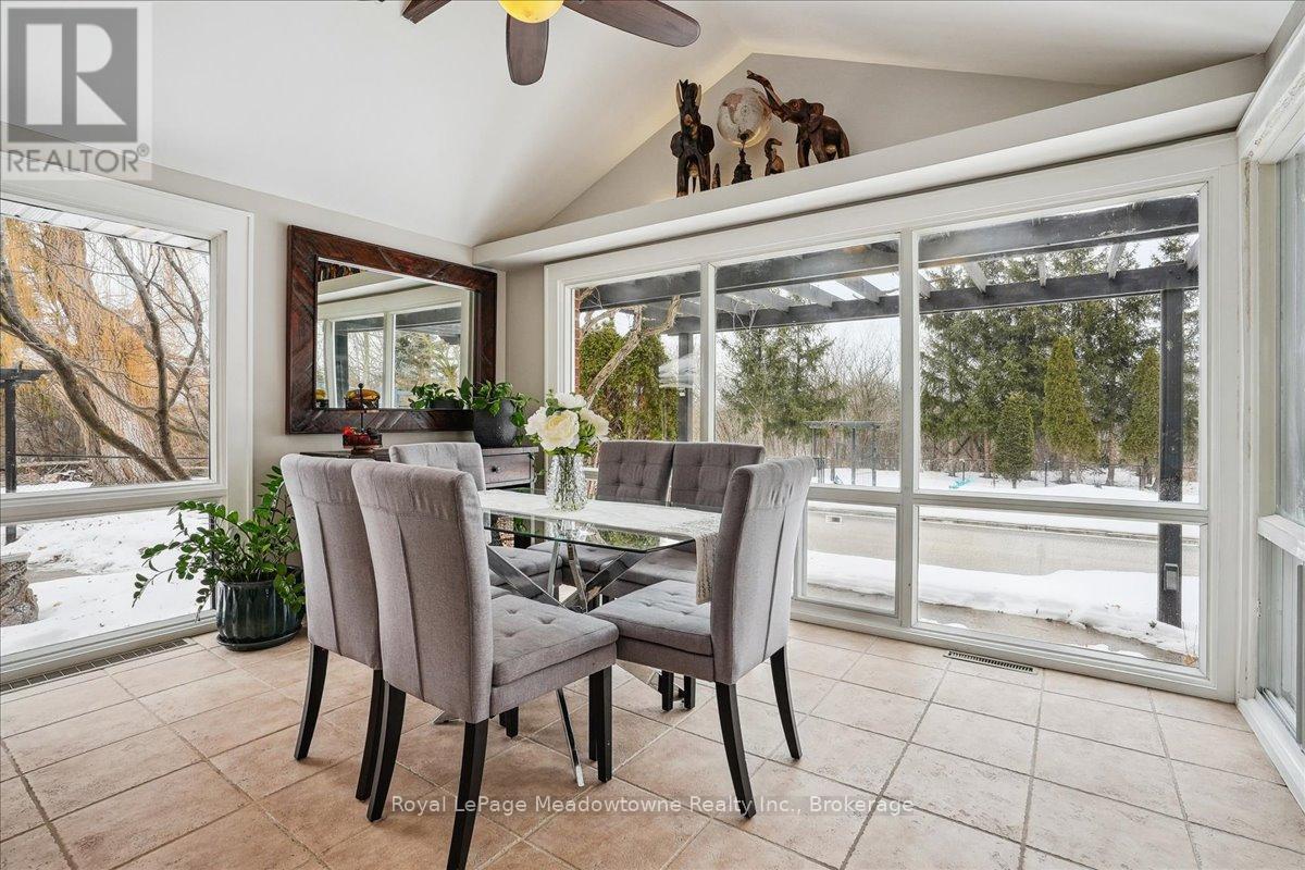 












12840 BRITANNIA ROAD

,
Milton (MI Rural Milton),




Ontario
L9E0V3

