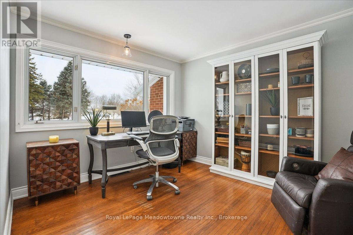 












12840 BRITANNIA ROAD

,
Milton (MI Rural Milton),




Ontario
L9E0V3

