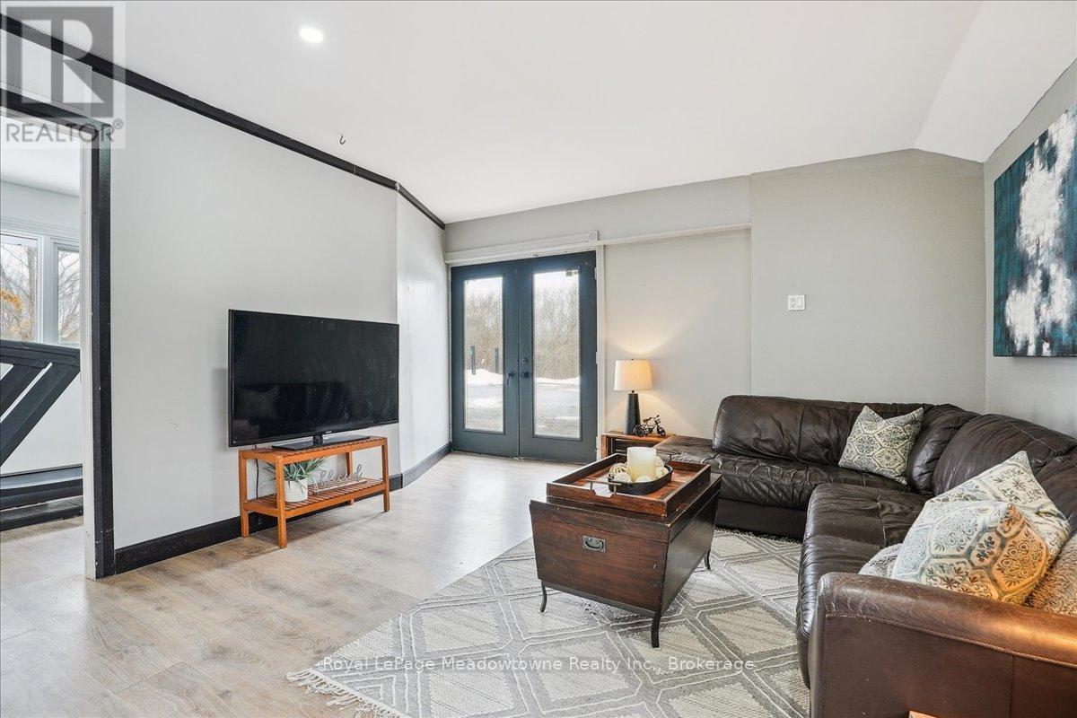 












12840 BRITANNIA ROAD

,
Milton (MI Rural Milton),




Ontario
L9E0V3

