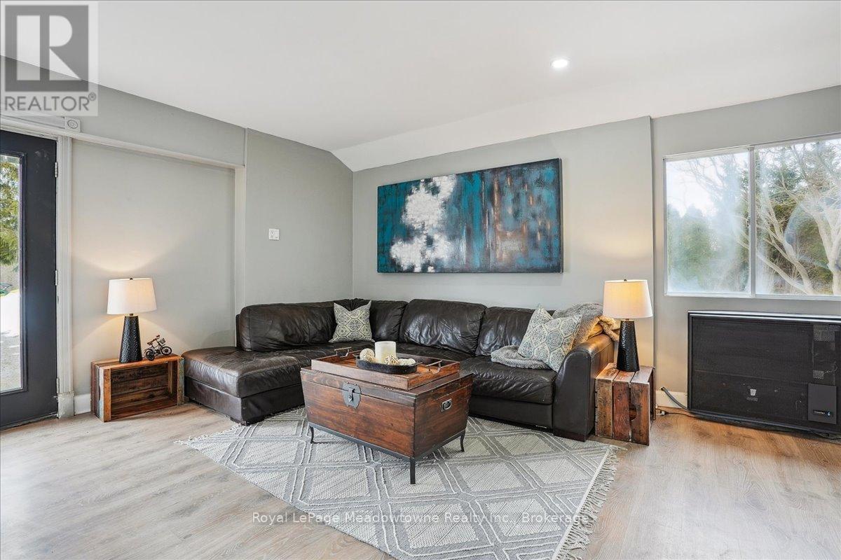 












12840 BRITANNIA ROAD

,
Milton (MI Rural Milton),




Ontario
L9E0V3


