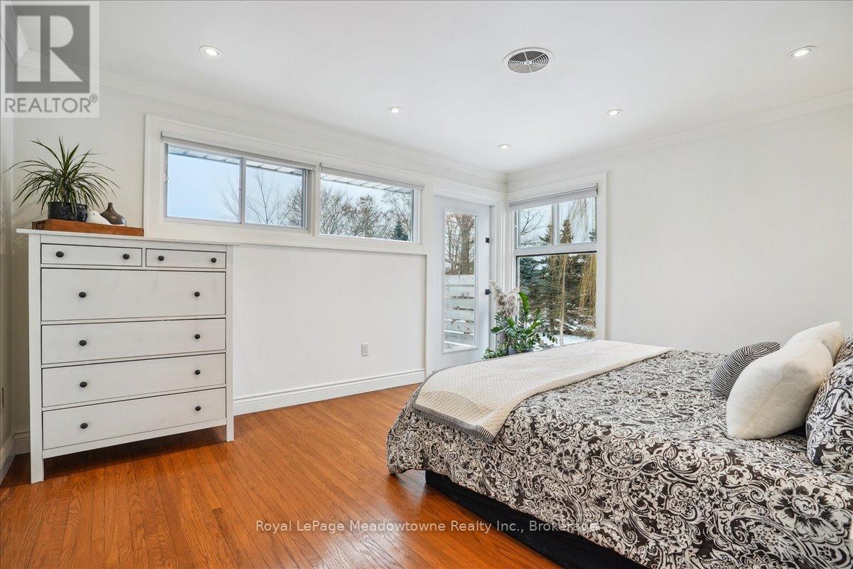 












12840 BRITANNIA ROAD

,
Milton (MI Rural Milton),




Ontario
L9E0V3

