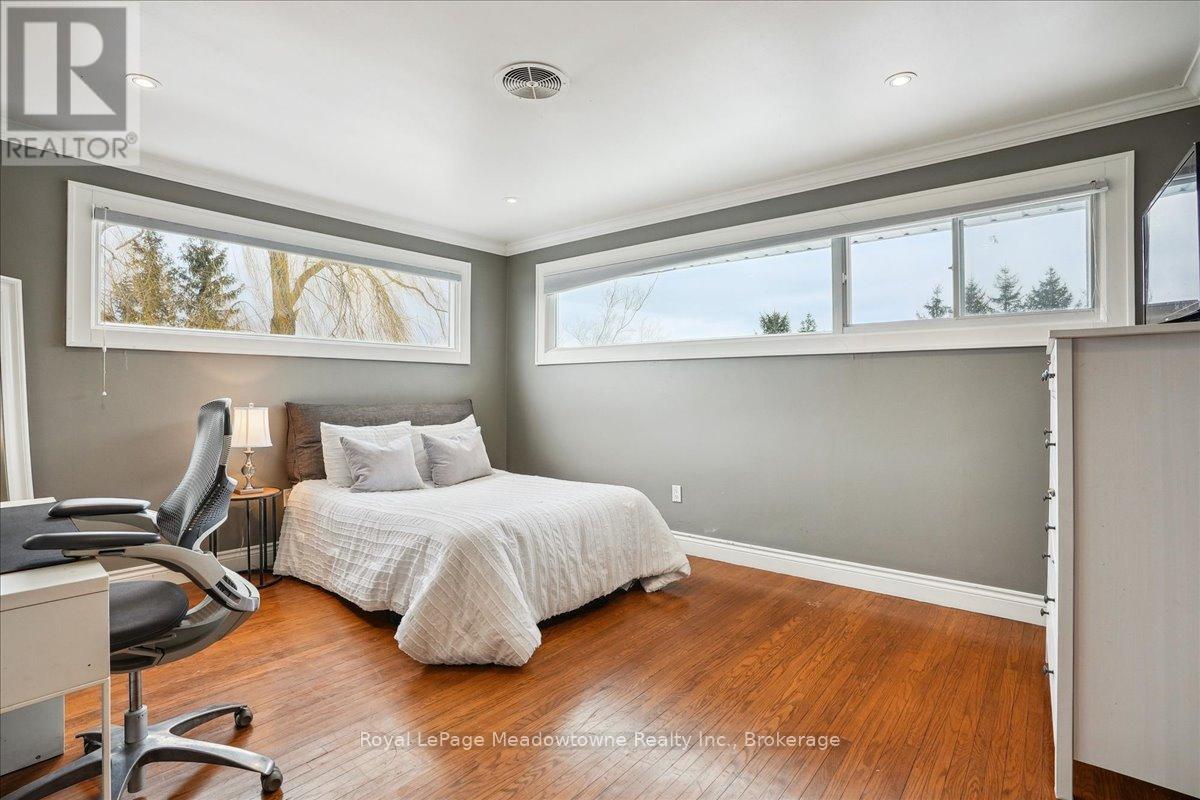 












12840 BRITANNIA ROAD

,
Milton (MI Rural Milton),




Ontario
L9E0V3

