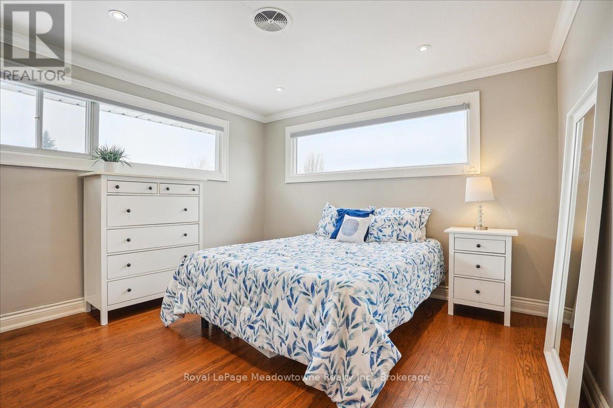 












12840 BRITANNIA ROAD

,
Milton (MI Rural Milton),




Ontario
L9E0V3

