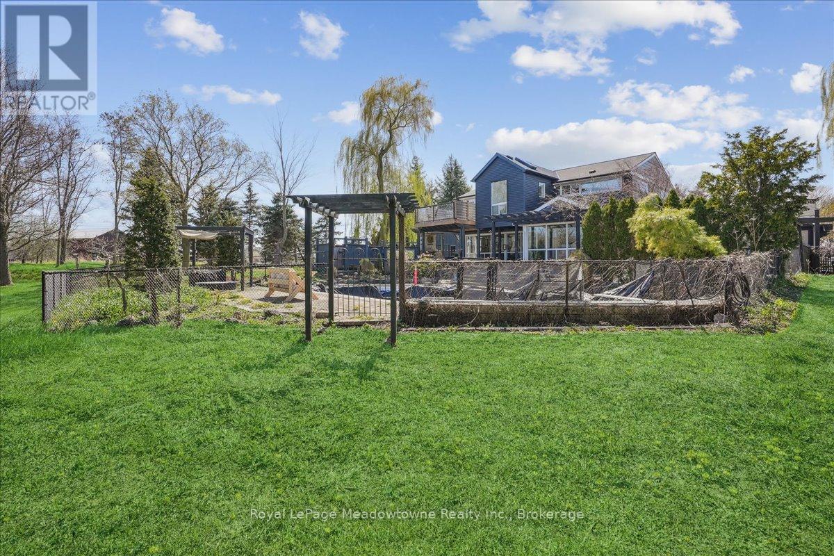 












12840 BRITANNIA ROAD

,
Milton (MI Rural Milton),




Ontario
L9E0V3

