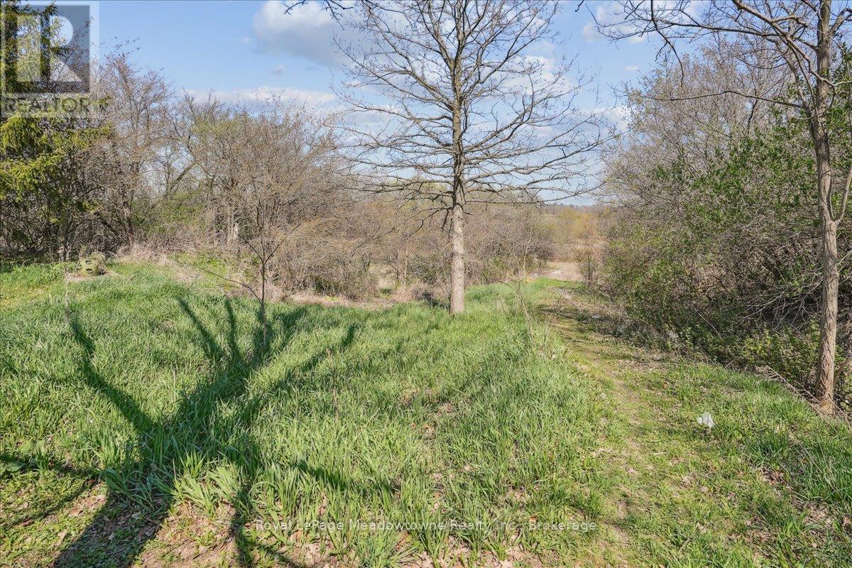 












12840 BRITANNIA ROAD

,
Milton (MI Rural Milton),




Ontario
L9E0V3

