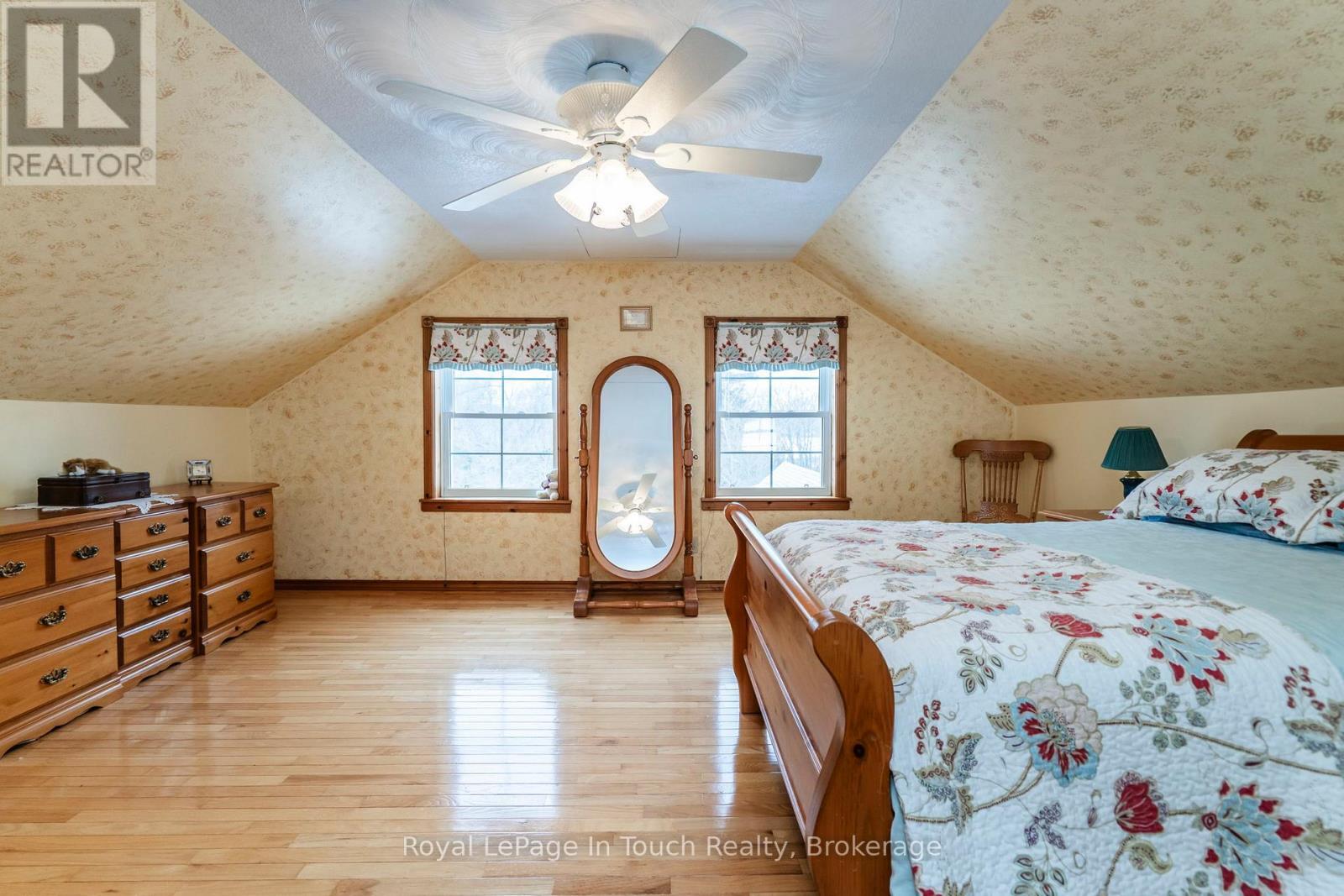 












306 CHURCH STREET

,
Penetanguishene,




Ontario
L9M1G5

