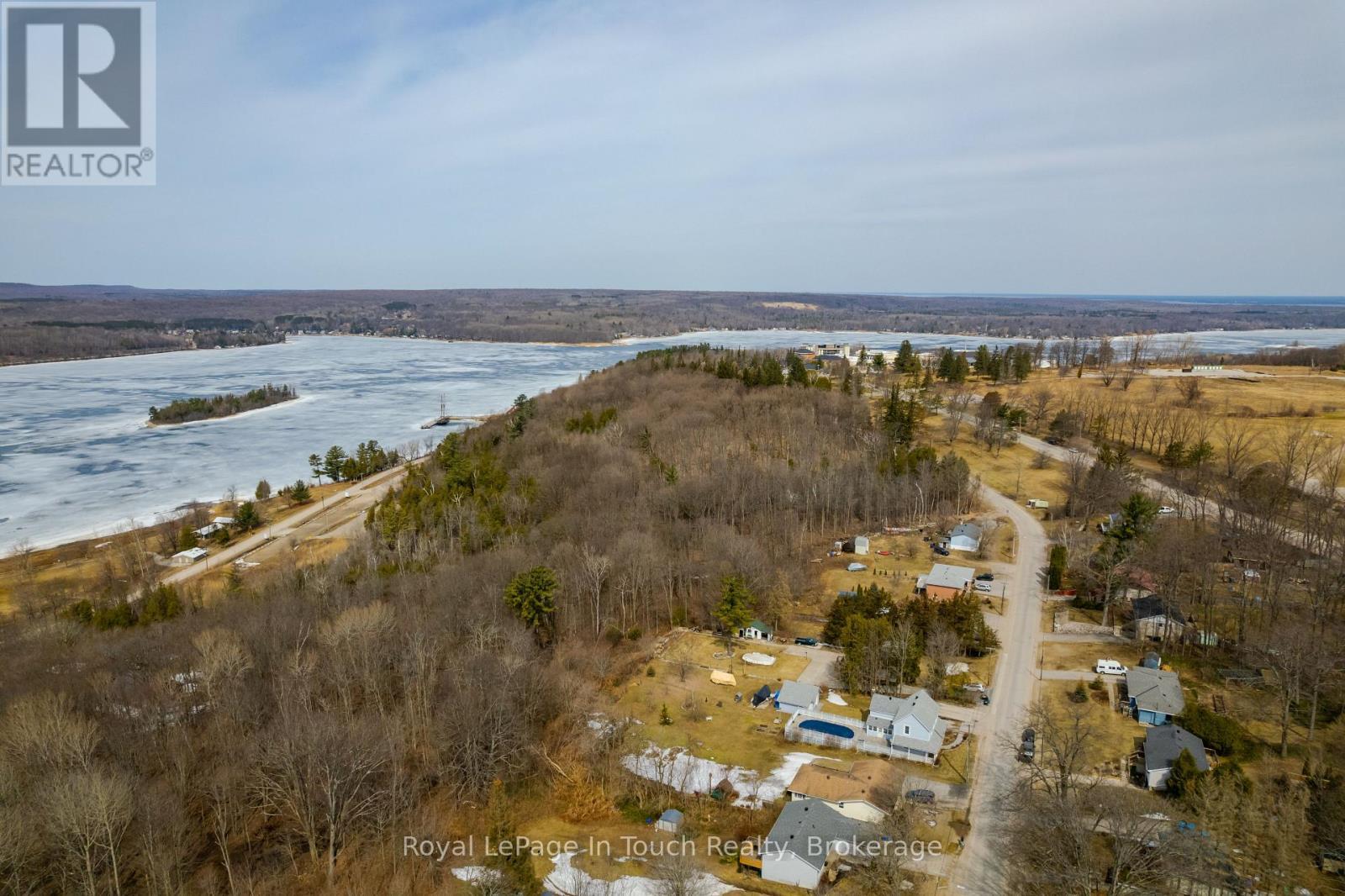 












306 CHURCH STREET

,
Penetanguishene,




Ontario
L9M1G5

