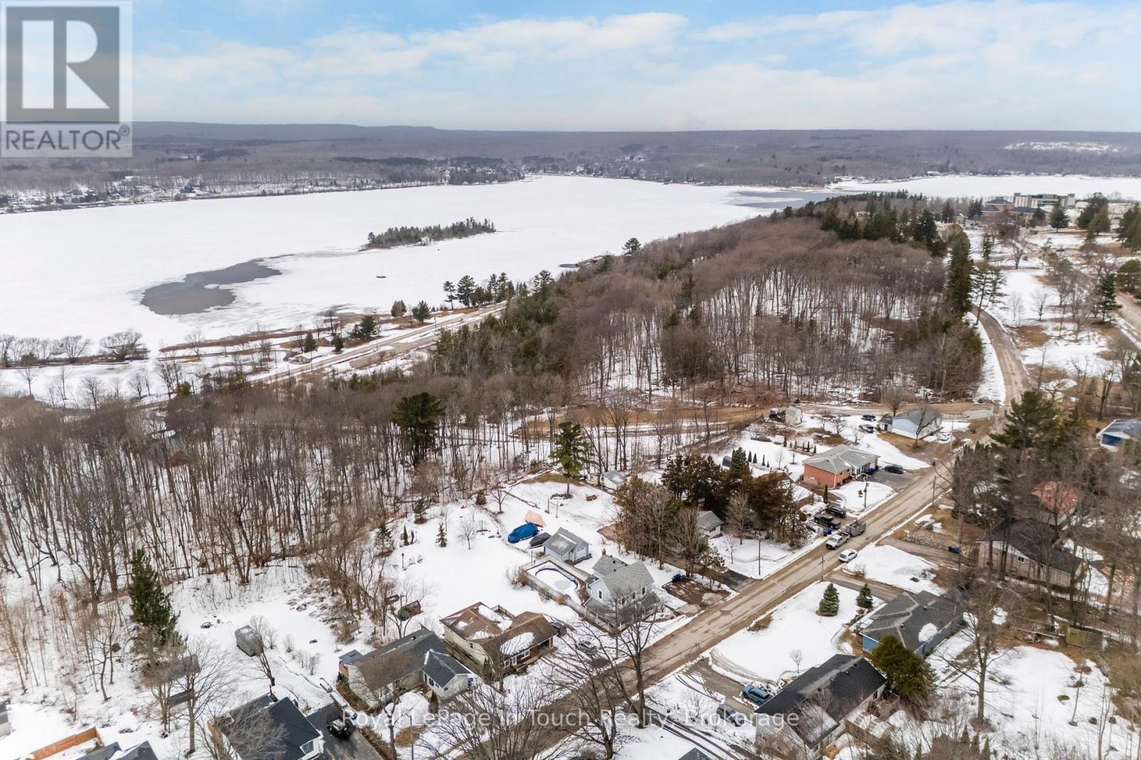 












306 CHURCH STREET

,
Penetanguishene,




Ontario
L9M1G5

