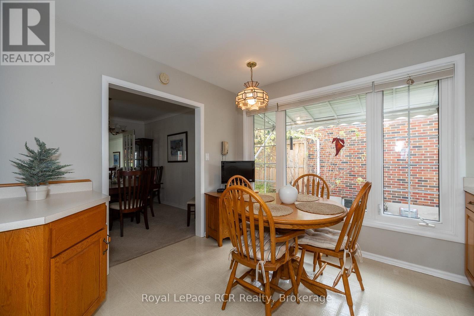 












149 7TH AVENUE E

,
Owen Sound,




Ontario
N4K2W8

