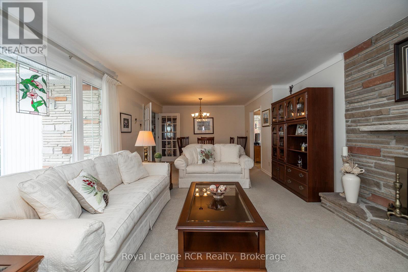 












149 7TH AVENUE E

,
Owen Sound,




Ontario
N4K2W8

