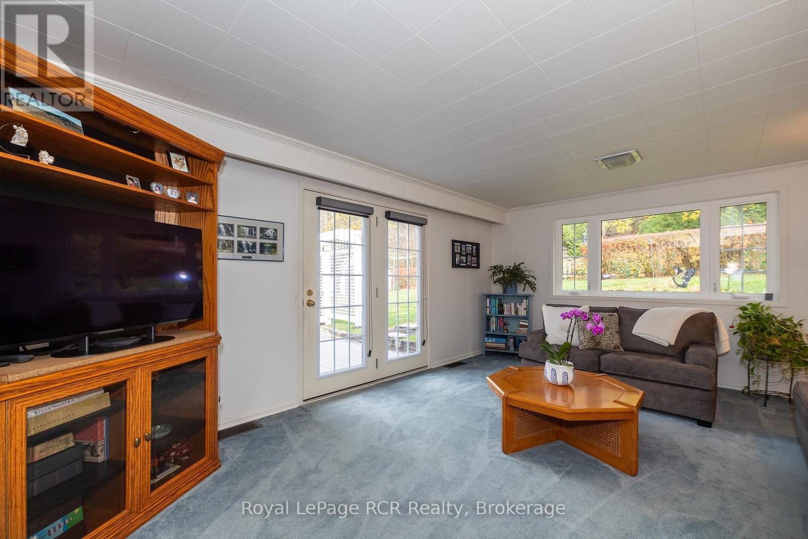 












149 7TH AVENUE E

,
Owen Sound,




Ontario
N4K2W8

