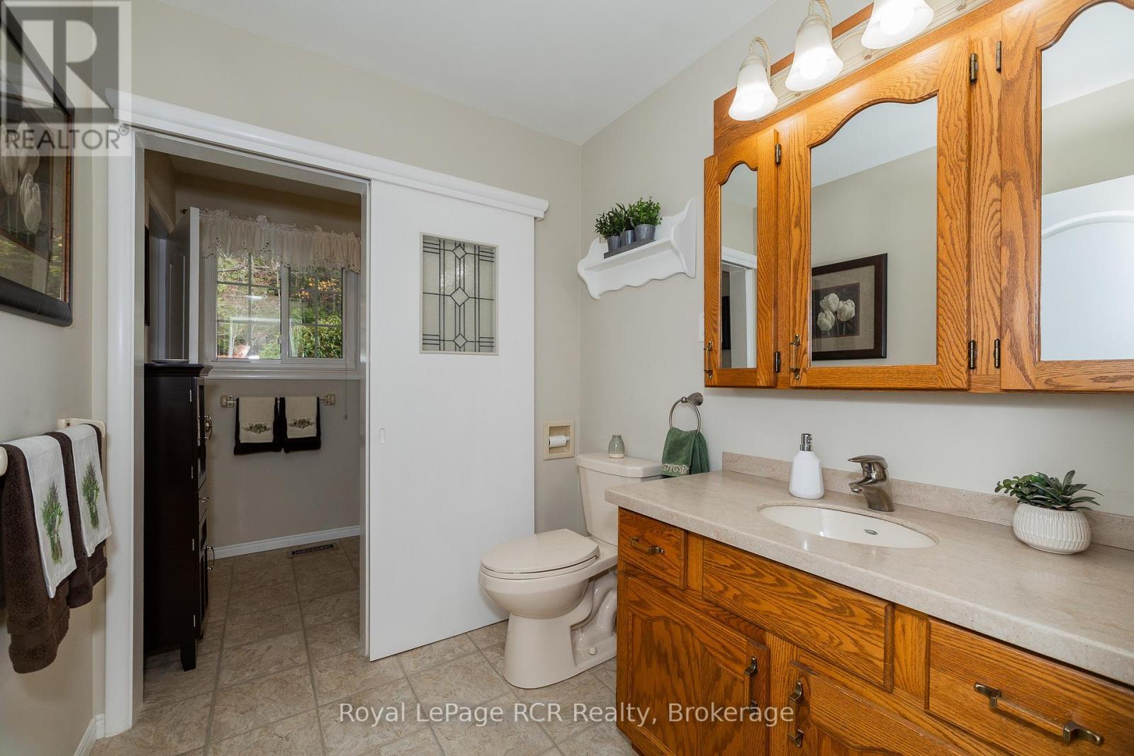 












149 7TH AVENUE E

,
Owen Sound,




Ontario
N4K2W8

