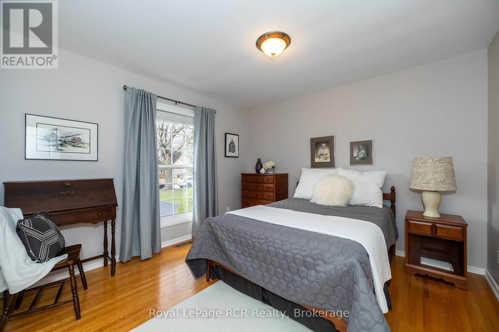 












149 7TH AVENUE E

,
Owen Sound,




Ontario
N4K2W8

