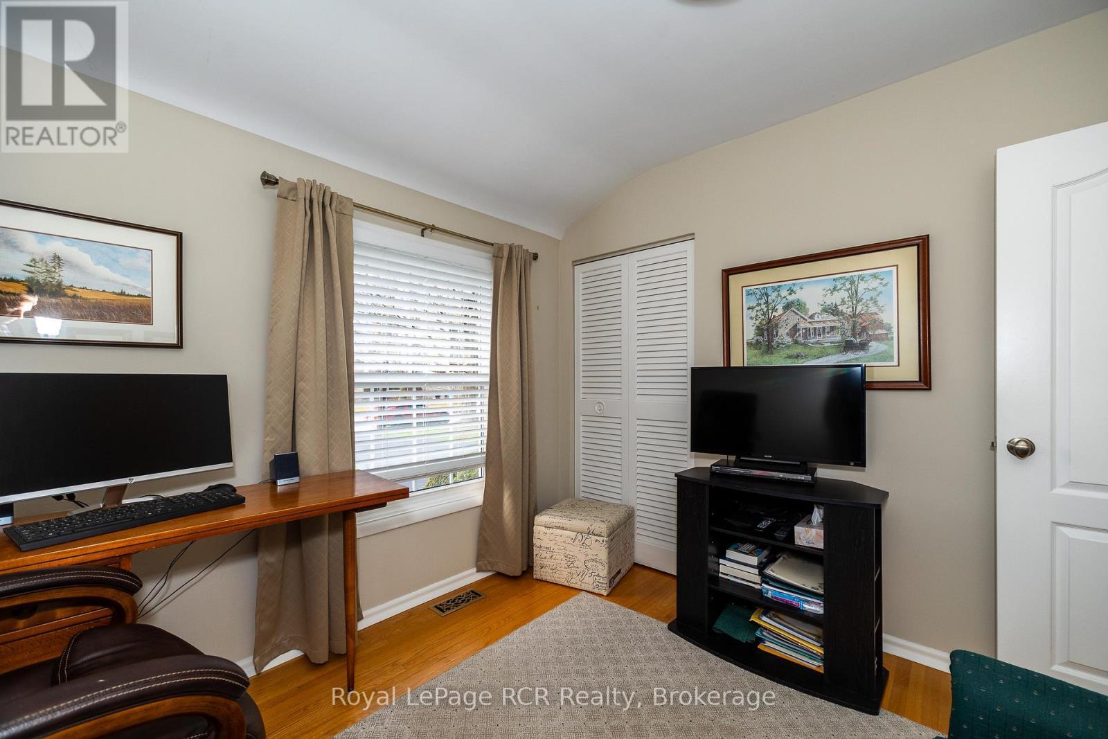 












149 7TH AVENUE E

,
Owen Sound,




Ontario
N4K2W8

