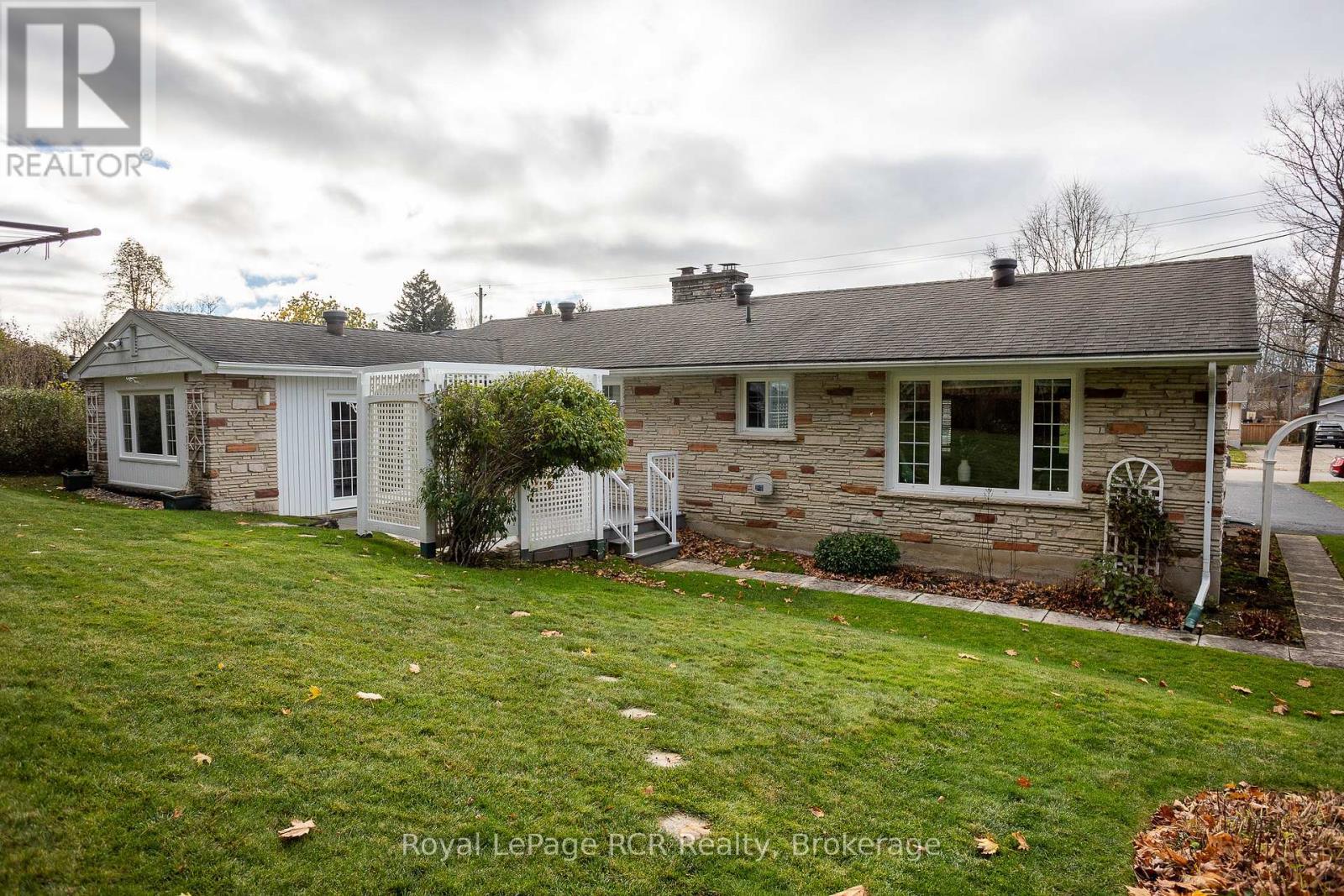 












149 7TH AVENUE E

,
Owen Sound,




Ontario
N4K2W8

