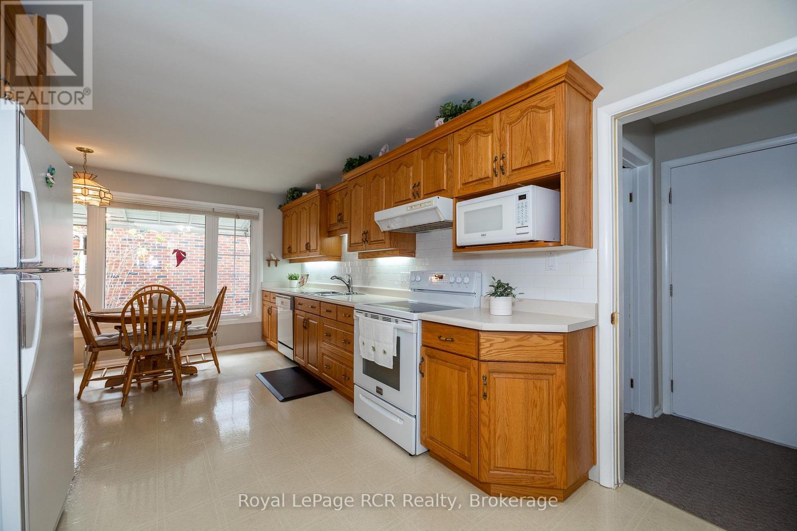 












149 7TH AVENUE E

,
Owen Sound,




Ontario
N4K2W8

