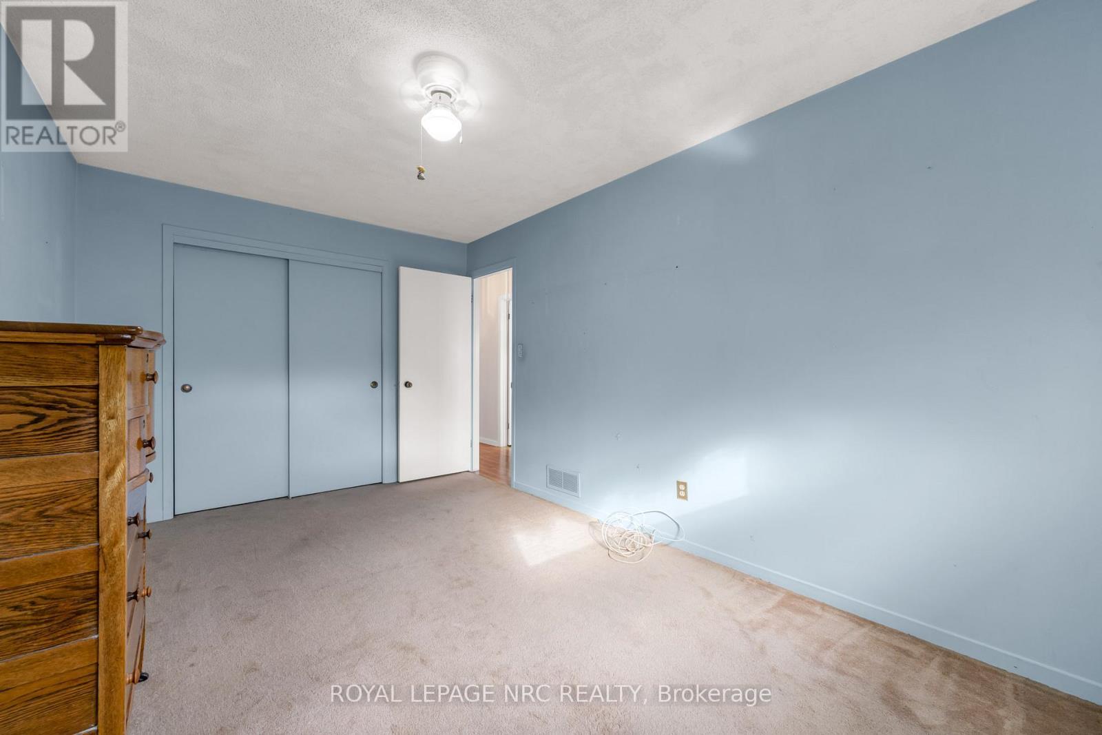 












52 ST GEORGE STREET

,
St. Catharines (Facer),




Ontario
L2M5P6

