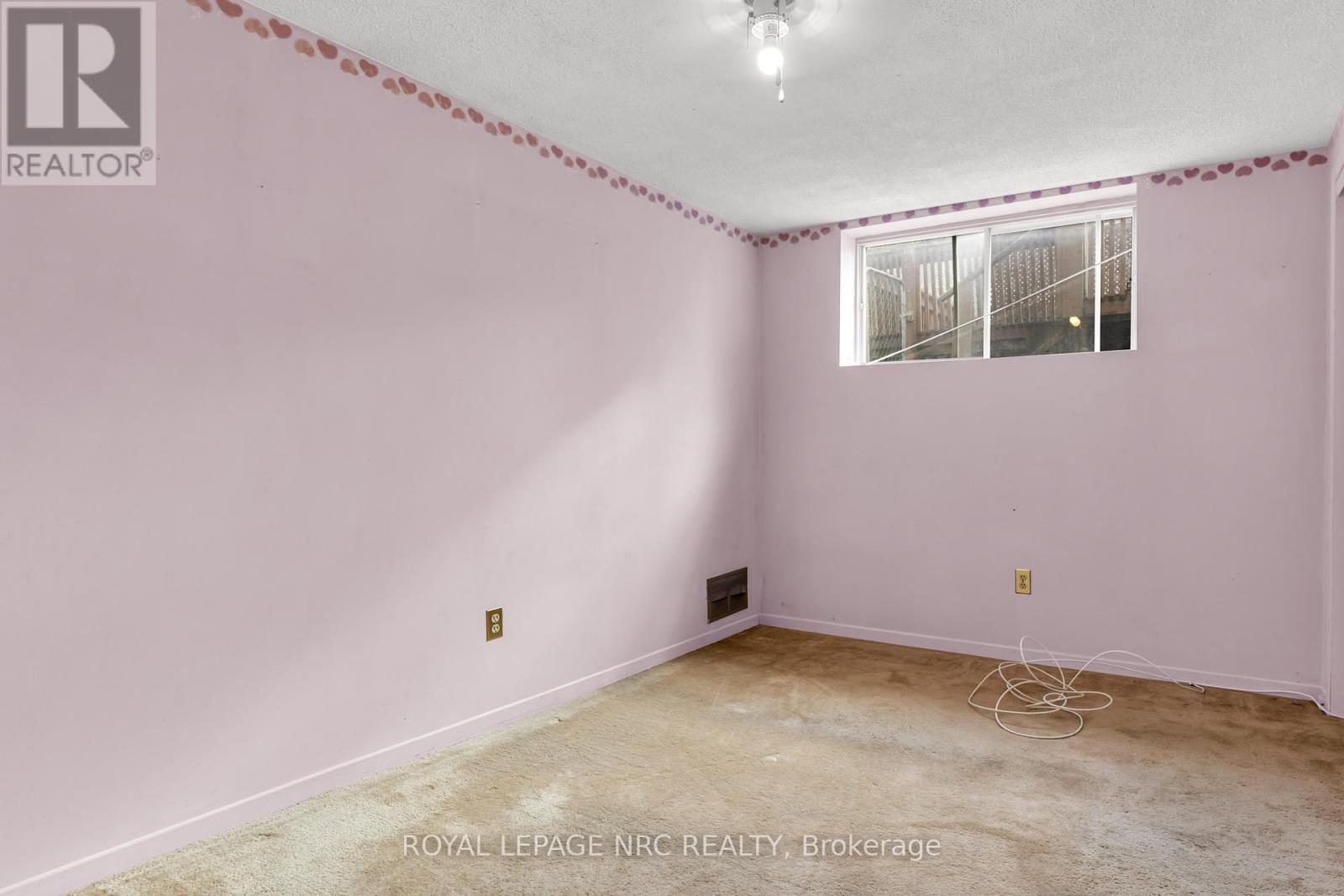 












52 ST GEORGE STREET

,
St. Catharines (Facer),




Ontario
L2M5P6


