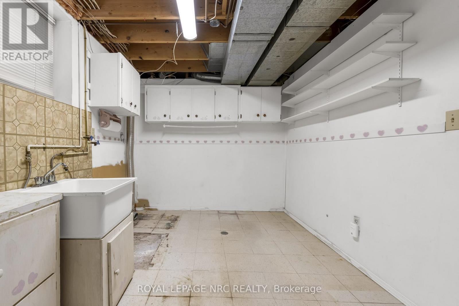 












52 ST GEORGE STREET

,
St. Catharines (Facer),




Ontario
L2M5P6

