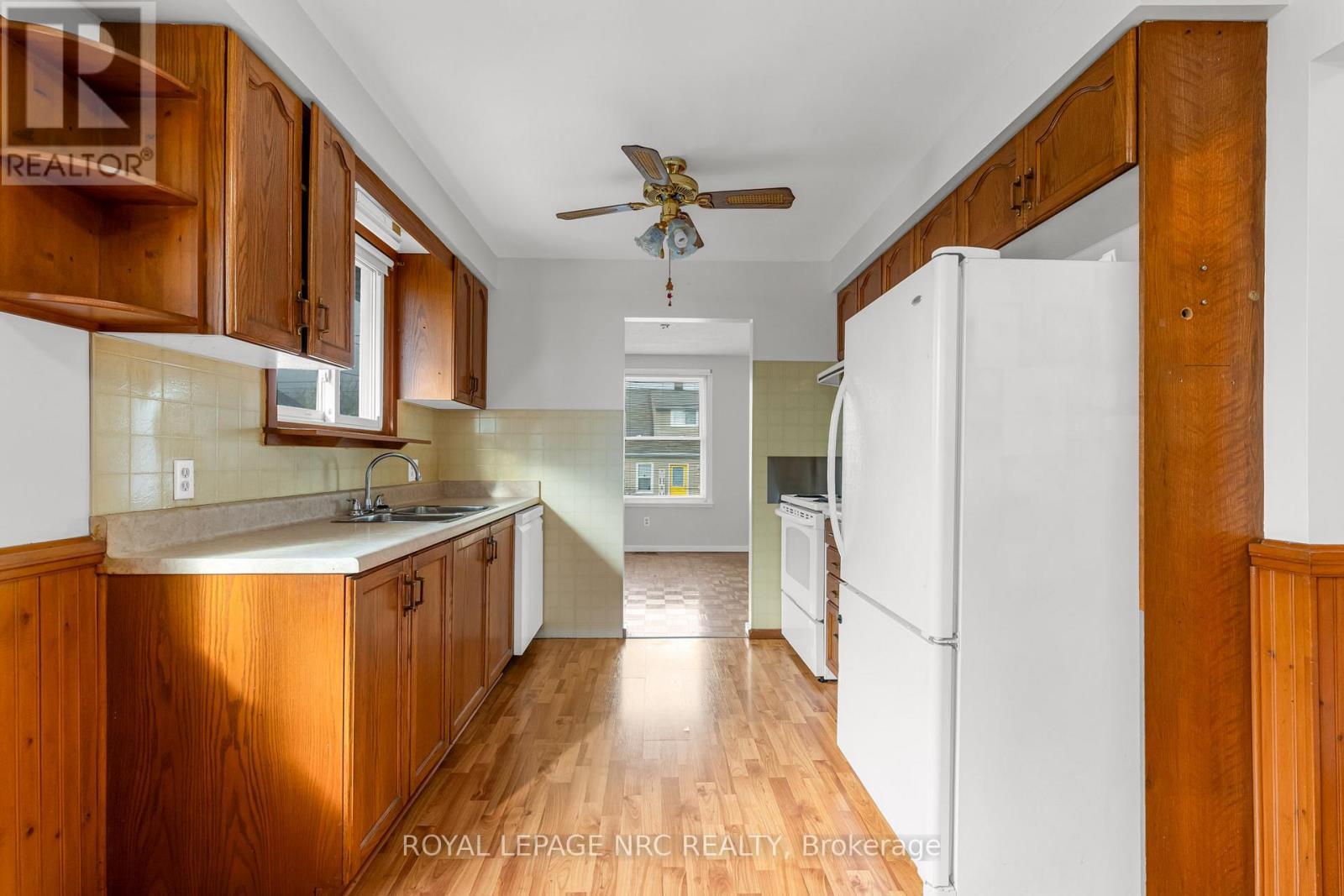 












52 ST GEORGE STREET

,
St. Catharines (Facer),




Ontario
L2M5P6

