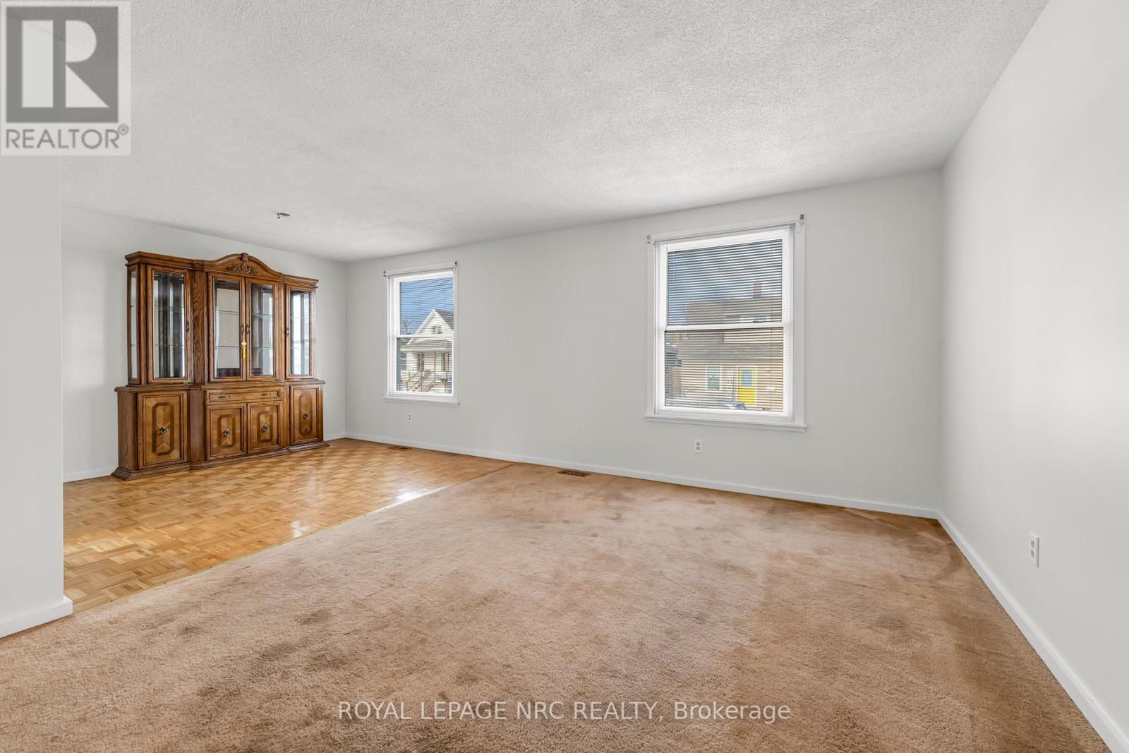 












52 ST GEORGE STREET

,
St. Catharines (Facer),




Ontario
L2M5P6

