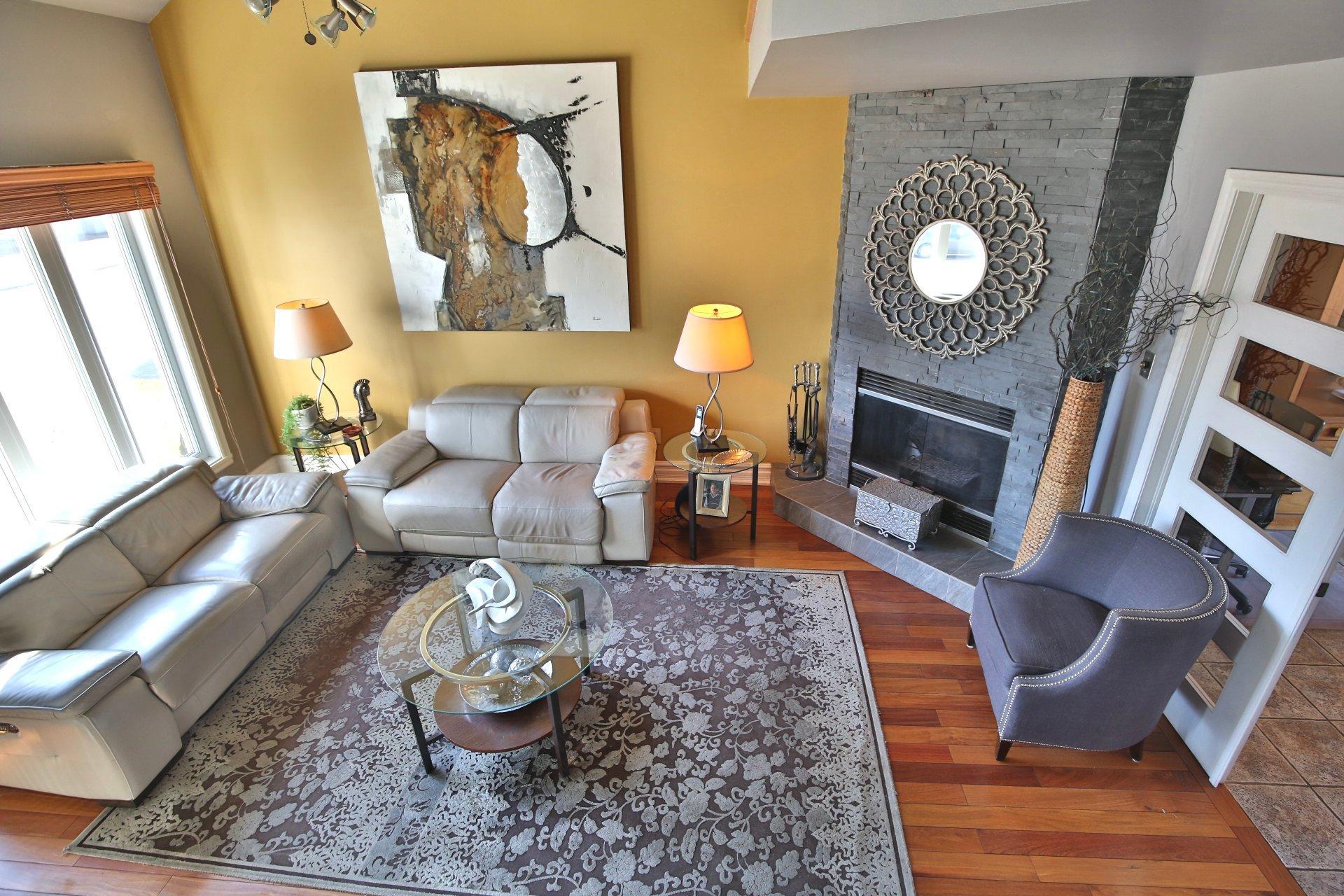 









653

 - 655


Rue Henri-Massé

,
Longueuil (Saint-Hubert),




QC
J3Y8T4

